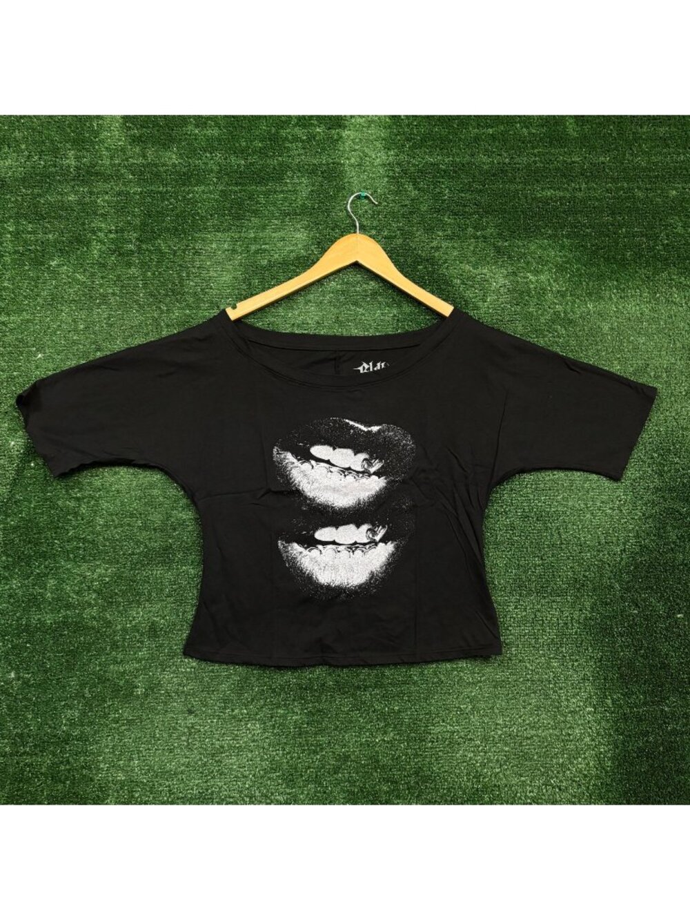 Blue Ivy Carter Off the Shoulder Crop Top Size Medium